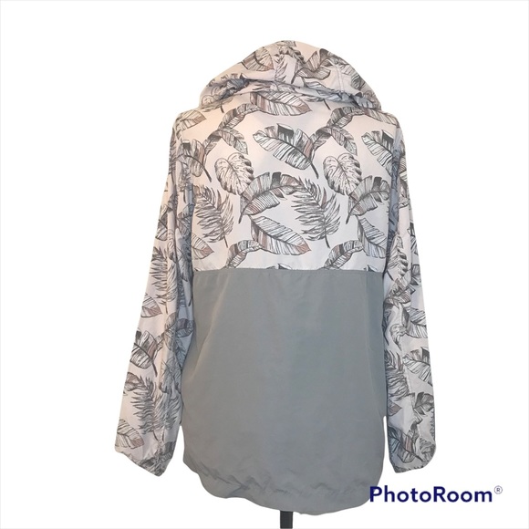 Empyre Women's Pullover Windbreaker Jacket Size Large Color Light Gray / Pink. - Picture 3 of 9